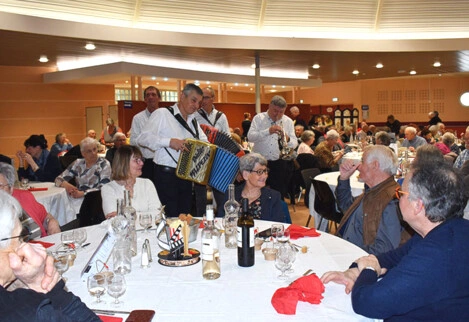 Gala des Séniors 2025 à Decazeville Gala des Séniors 2025 à Decazeville