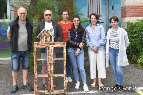 Biblitohèques et nichoirs pour les écoles à Decazeville